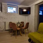 Signal Suites With Garden & Mountain View