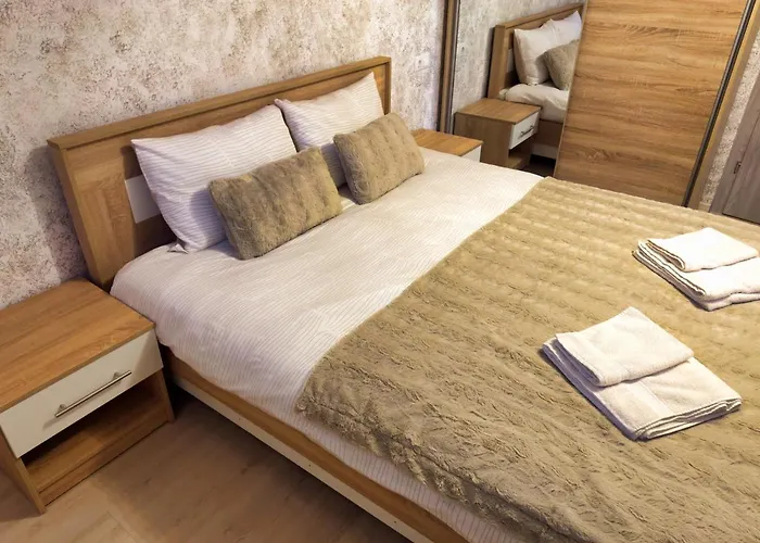 Signal Suites With Garden & Mountain View
